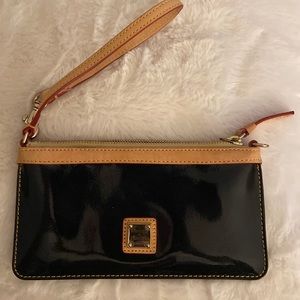 Dooney & Bourke wristlet